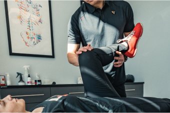 How Fascial Stretching Therapy Enhances Athletic Performance